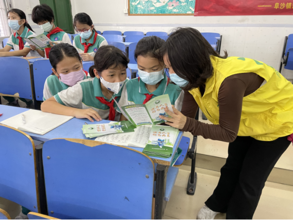 阜沙鎮(zhèn)禁毒信息〔2022〕第254期--【禁毒攻堅(jiān)】“無(wú)毒青春，健康校園”—阜沙鎮(zhèn)開(kāi)展禁毒宣傳進(jìn)校園