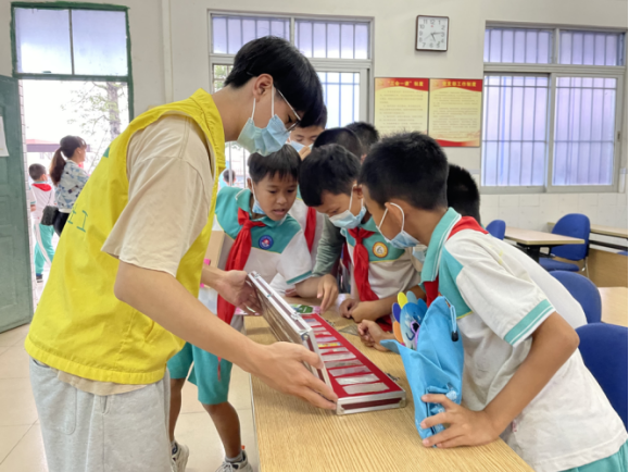 阜沙鎮(zhèn)禁毒信息〔2022〕第254期--【禁毒攻堅(jiān)】“無(wú)毒青春，健康校園”—阜沙鎮(zhèn)開(kāi)展禁毒宣傳進(jìn)校園