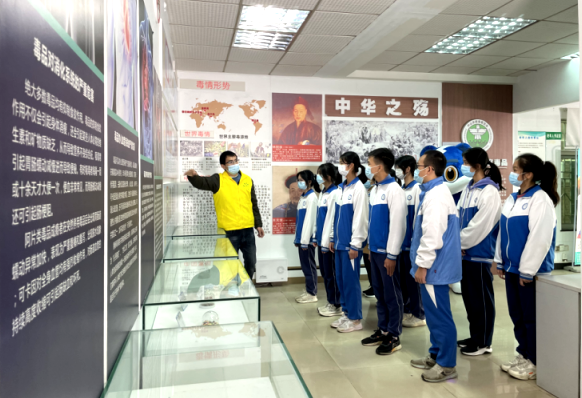 阜沙鎮(zhèn)禁毒信息〔2022〕第268期--【禁毒攻堅(jiān)】阜沙鎮(zhèn)禁毒辦組織學(xué)生參觀(guān)禁毒教育基地 （2022