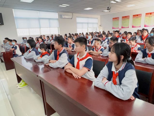 三鄉(xiāng)鎮(zhèn)開展“上好開學(xué)第一課，師生共筑‘防毒墻’”活動(dòng)圖片1.JPG
